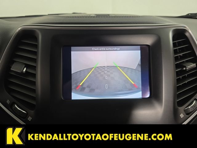 Used 2019 White Jeep Latitude Plus image 19