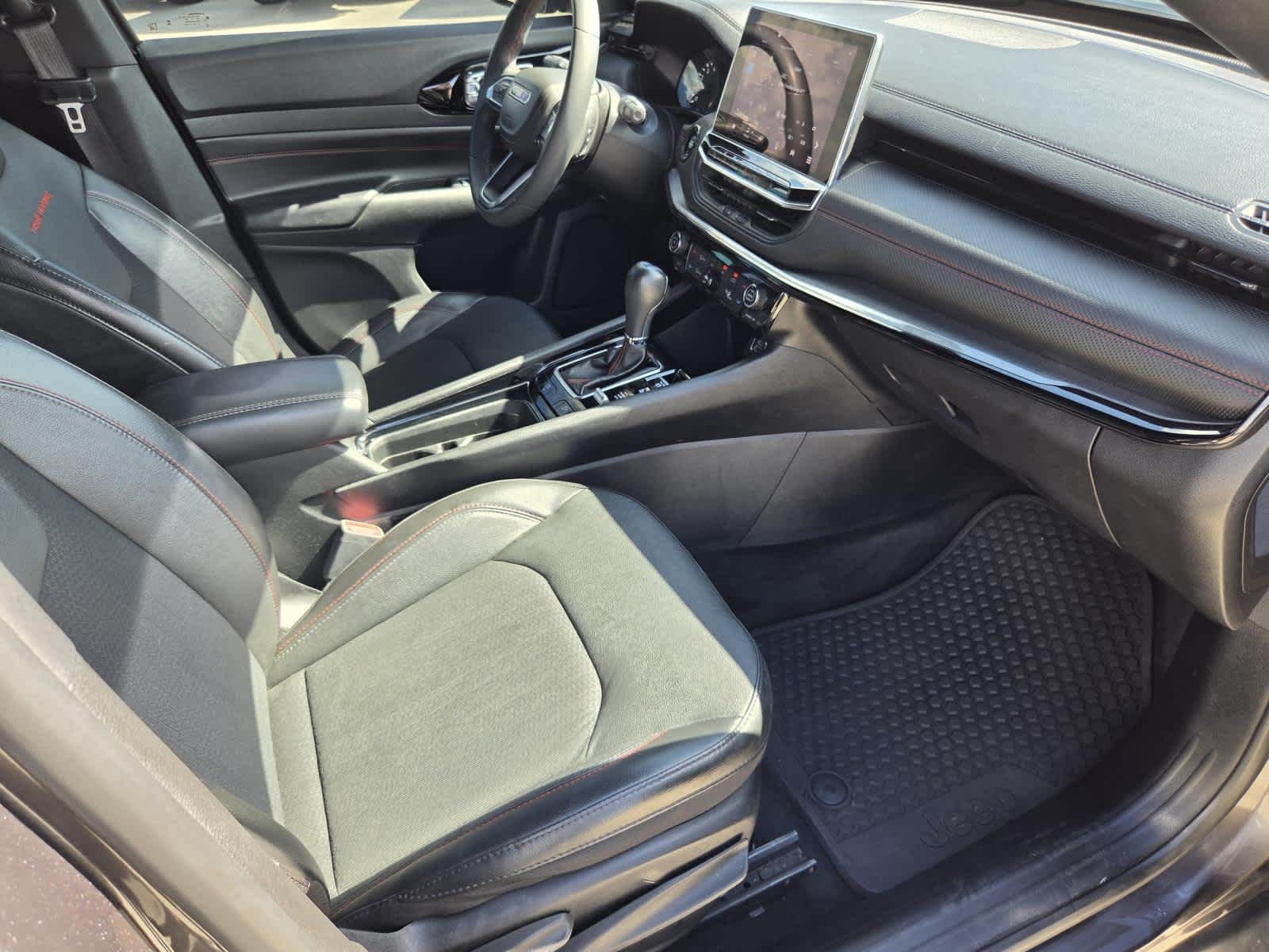 Used 2023 Granite Crystal Metallic Clearcoat Jeep Trailhawk image 9