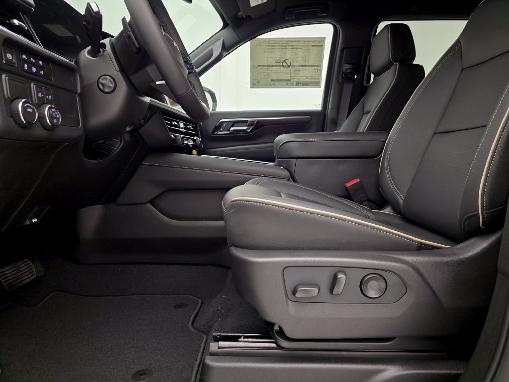 2026 Chevrolet Tahoe Premier - Photo 2