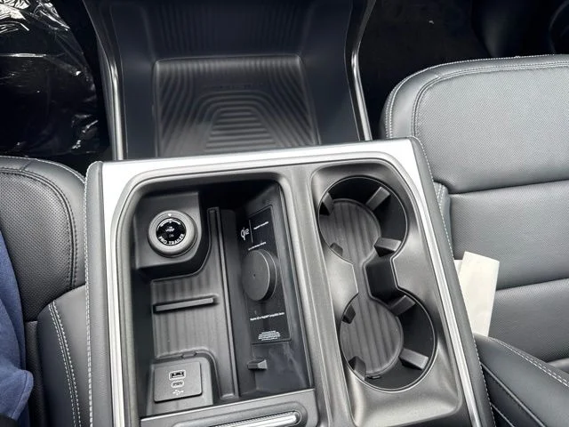 New 2027 Star White Metallic Tri-Coat Ford MAX Platinum image 24