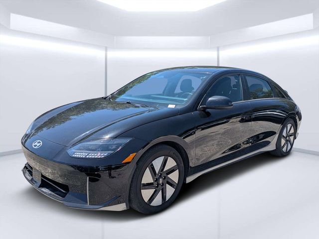 Used 2023 Black Hyundai SE image 7