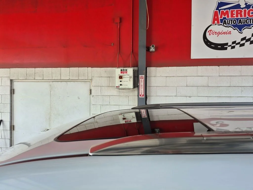 Used 2017  Lexus 460 image 2