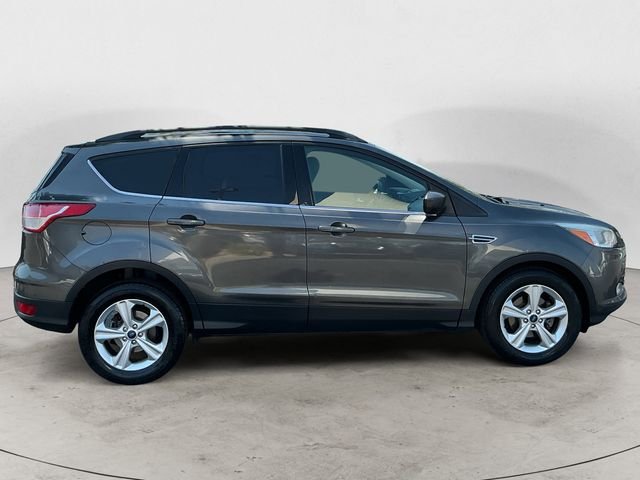 Used 2015  Ford SE image 4