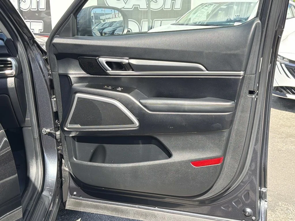 Used 2022 GRAVITY GREY Kia S image 32