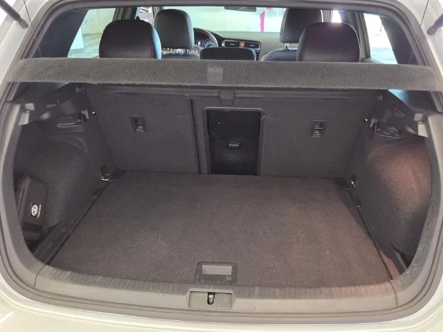 Used 2019  Volkswagen 2.0T SE image 16