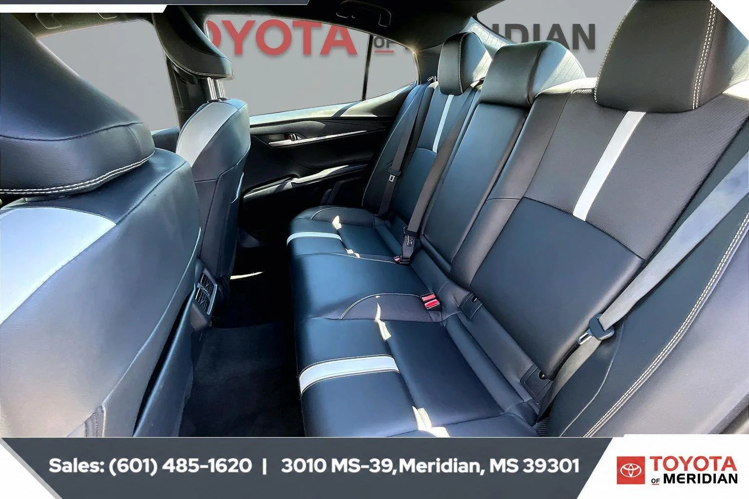Used 2025 Ice Cap Toyota SE (Natl) image 19