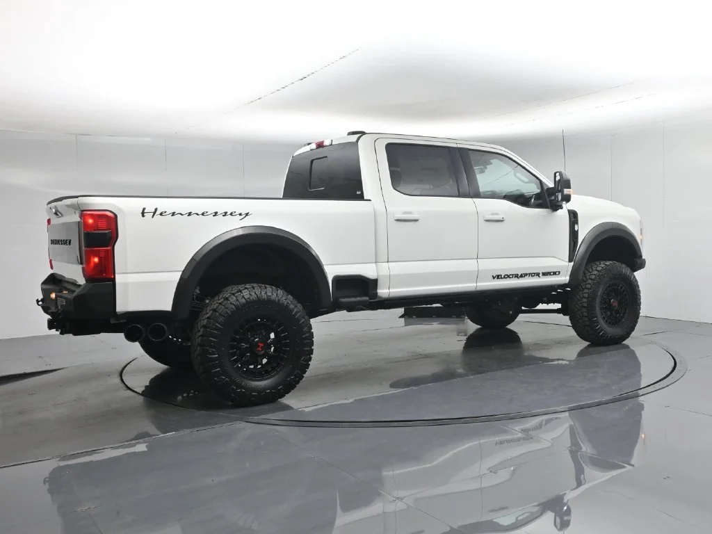 New 2026 Star White Metallic Tri-Coat Ford Lariat image 31