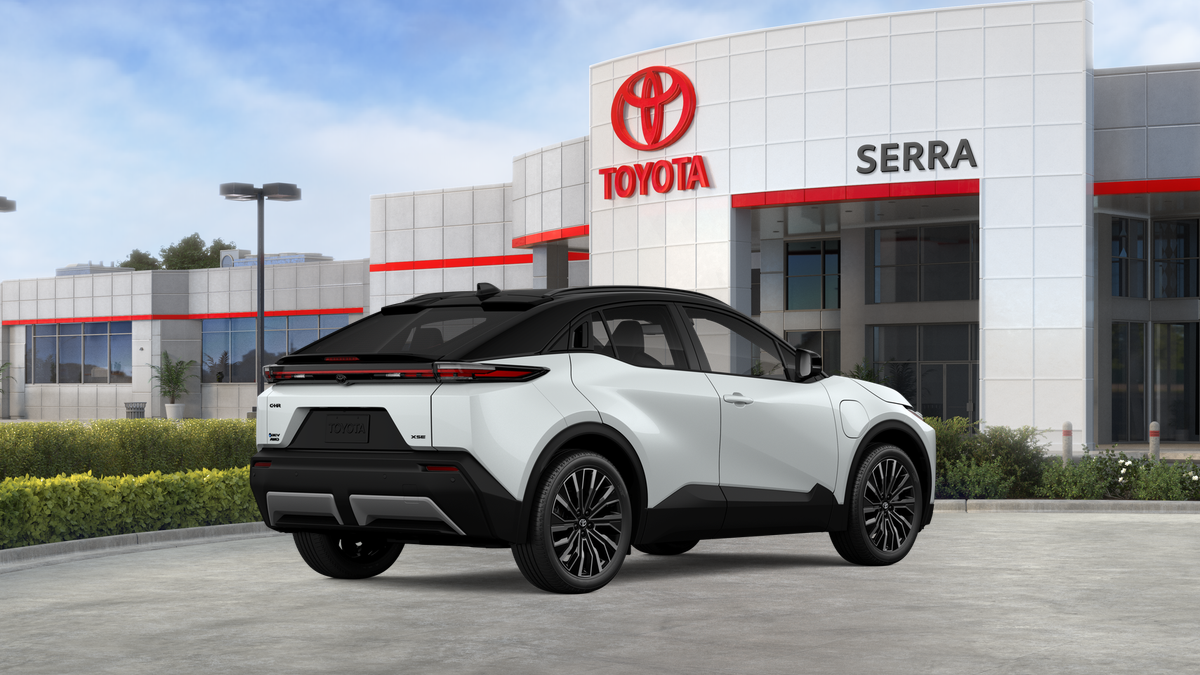 New 2026 Wind Chill Pearl with Midnight Black Metallic roof Toyota XSE image 9
