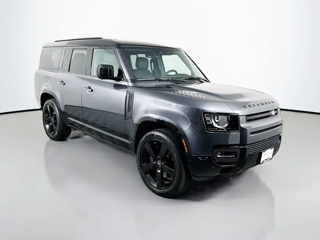 Certified Used 2025 Carpathian Grey Premium Metallic Land Rover X-Dynamic SE image 3