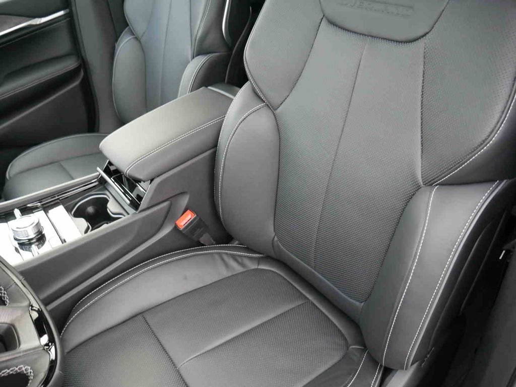2025 Jeep Grand Cherokee L Overland - Photo 30