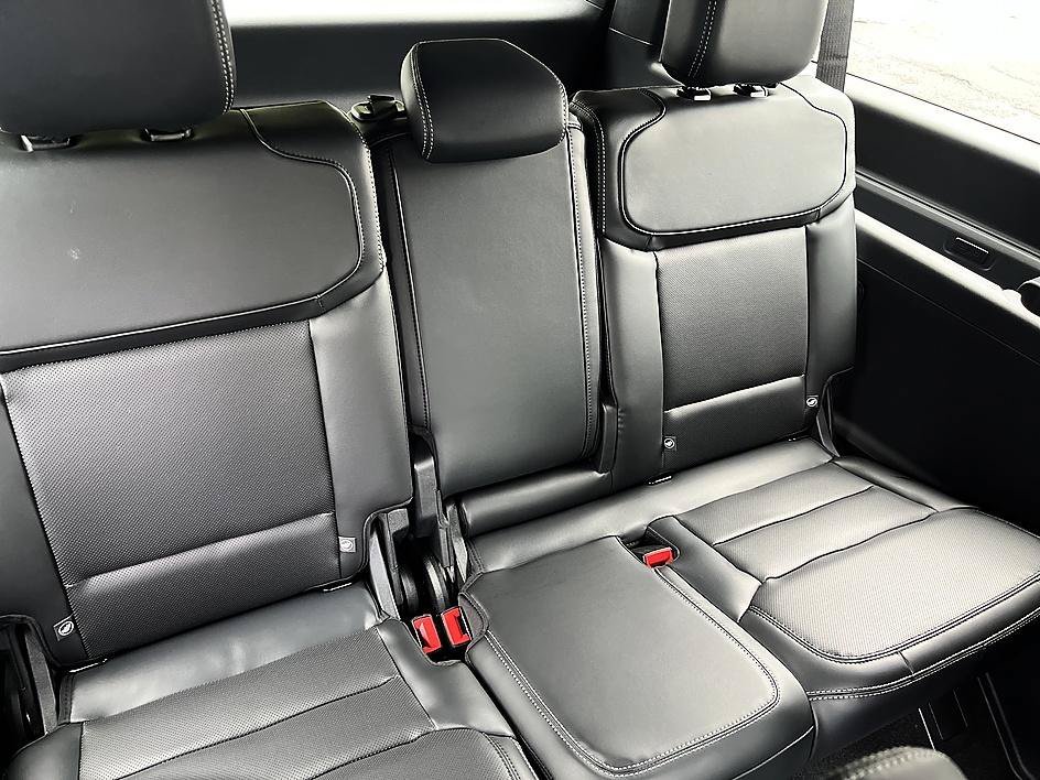 New 2027 Star White Metallic Tri-Coat Ford MAX Platinum image 24