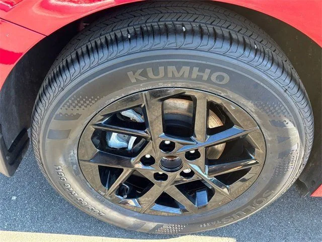 2025 Kia K5 LXS - Photo 12