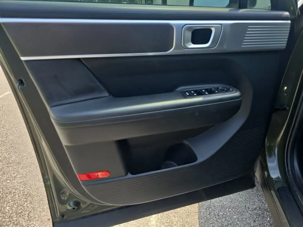 Used 2024 Rockwood Green Hyundai XRT image 15