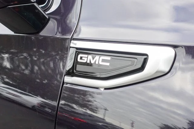 Used 2024 Titanium GMC Denali image 6