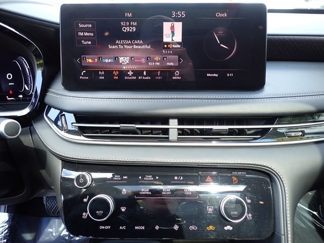 Certified Used 2024 Black INFINITI Sensory image 25