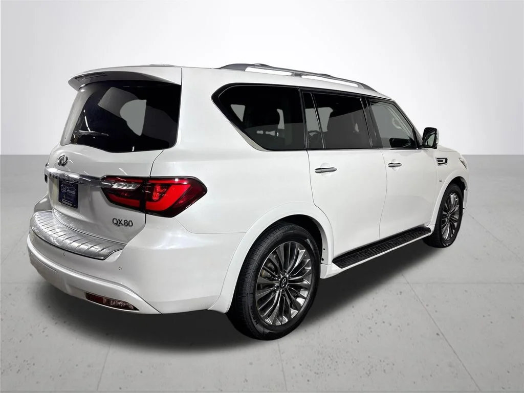 Used 2019 White INFINITI LUXE image 6