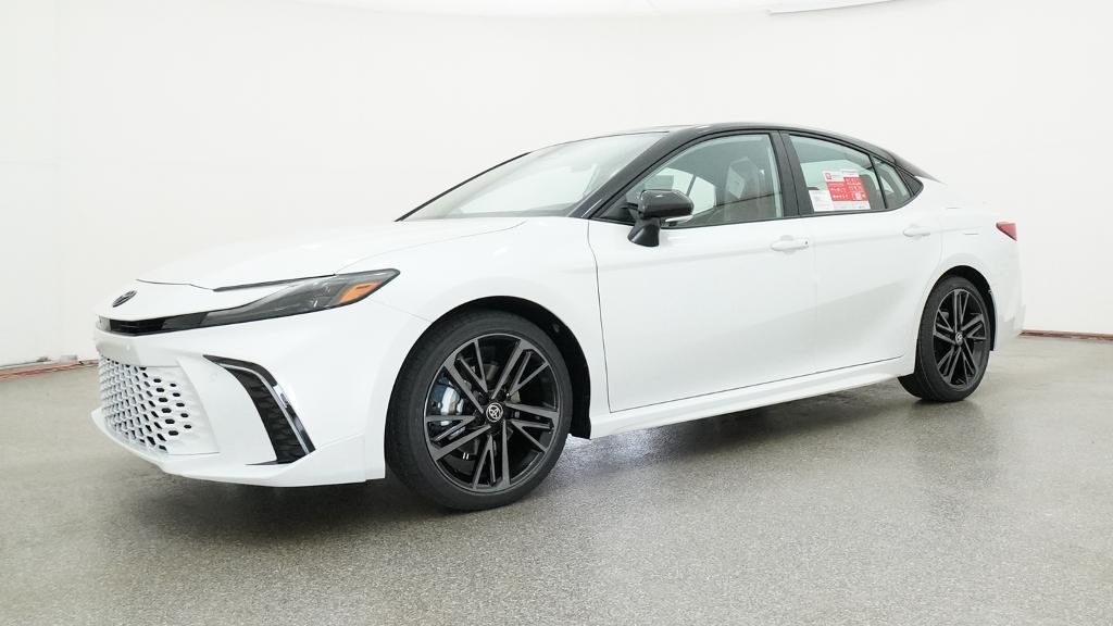 New 2026 Wind Chill Pearl with Midnight Black Metallic roof Toyota XSE image 6