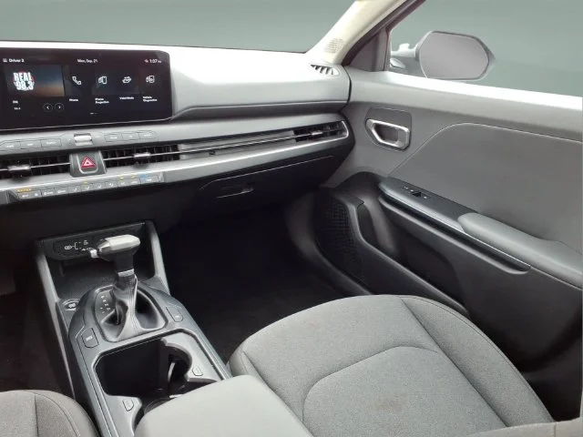 2025 Kia K4 LXS - Photo 16