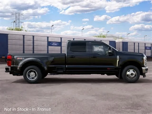 New 2027 Agate Black Metallic Ford LARIAT image 5