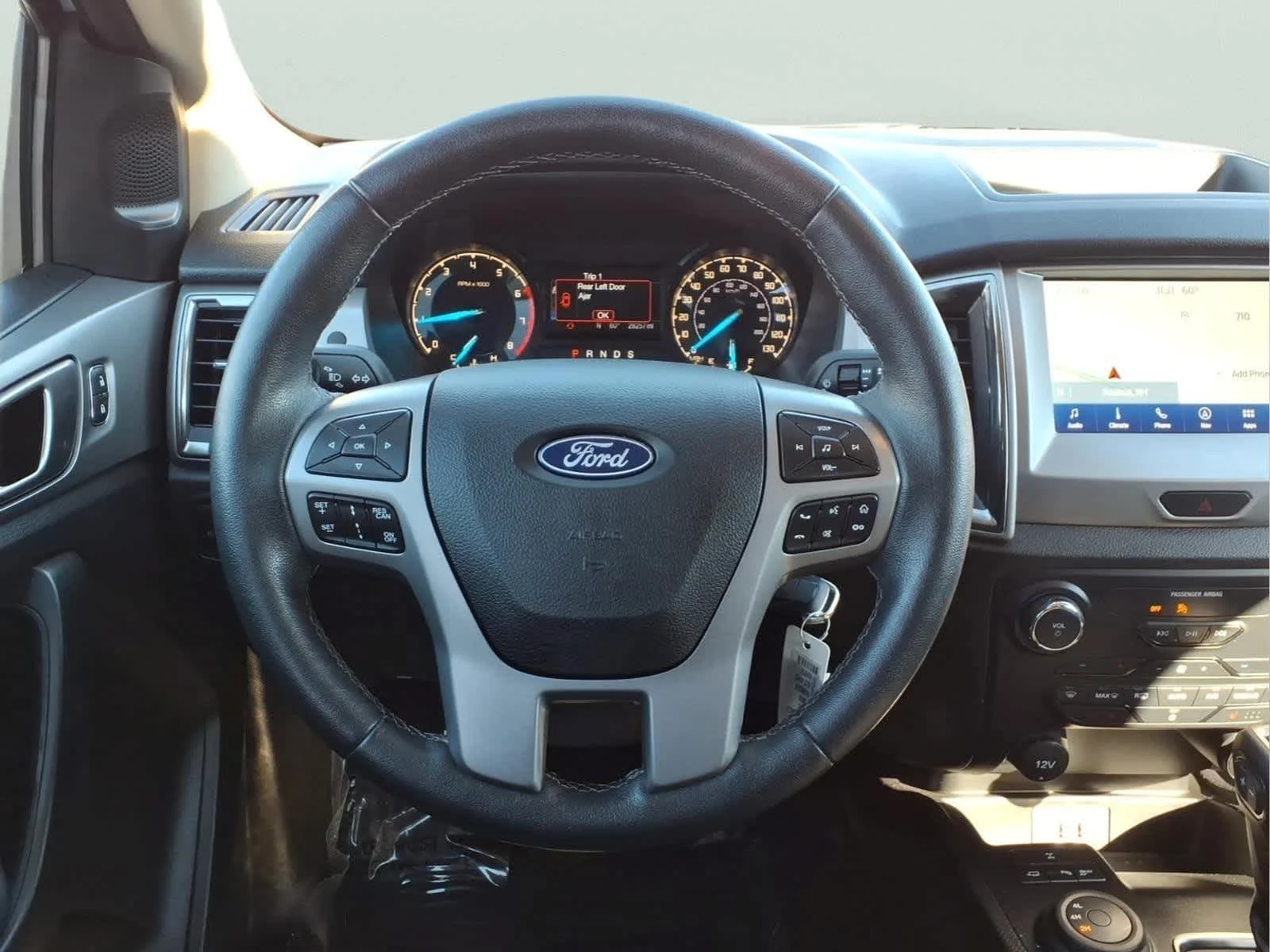 Used 2023 Oxford White Ford XLT image 19
