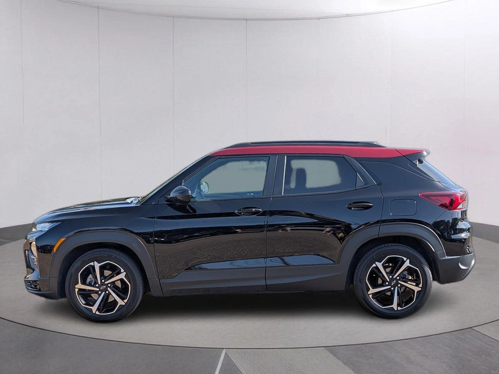 Used 2022 MOSAIC BLACK METALLIC Chevrolet RS image 2