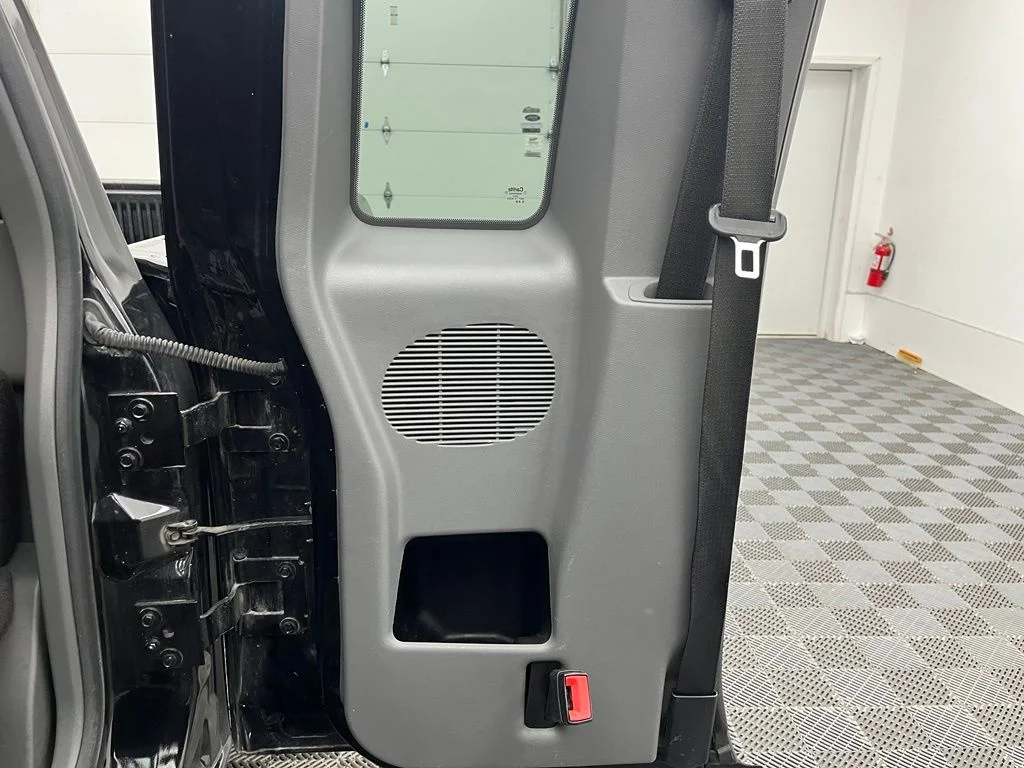 Used 2010  Ford XLT image 32