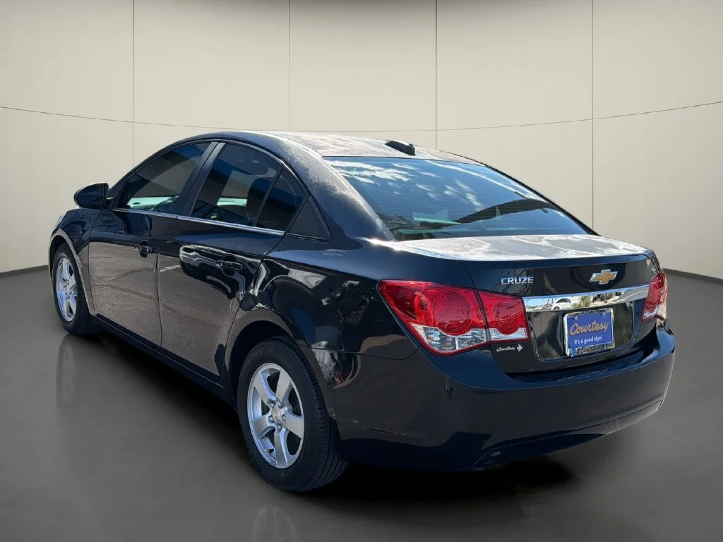 Used 2016 BLACK GRANITE METALLIC Chevrolet LT image 5