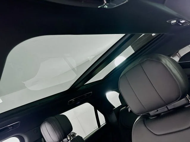 New 2026 Black Land Rover Dynamic SE image 14