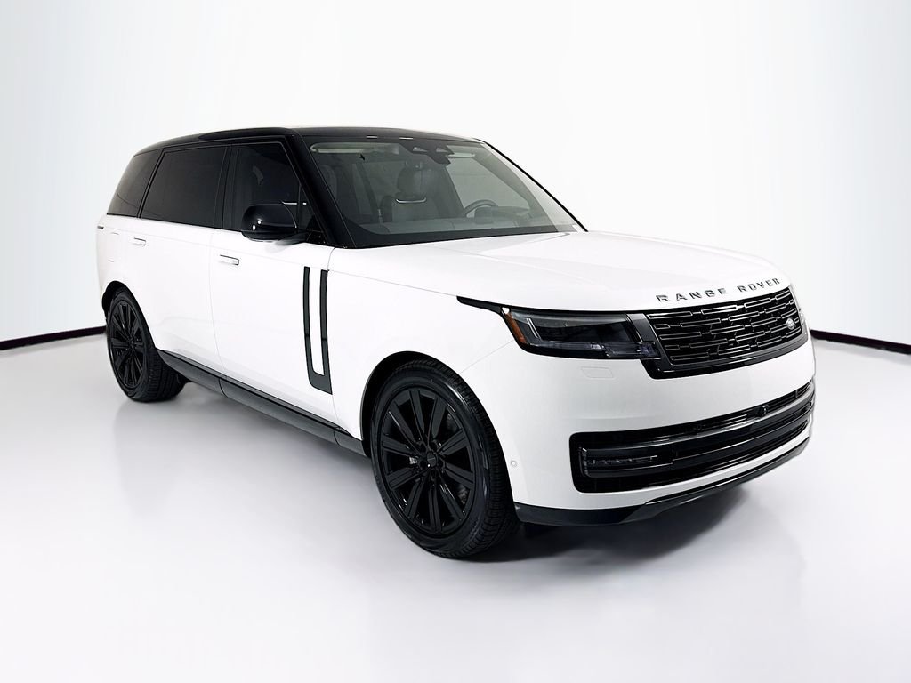 New 2026 Fuji White Land Rover SE image 3