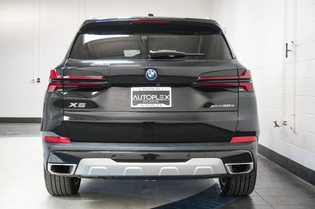 Used 2025 Black BMW xDrive50e image 38