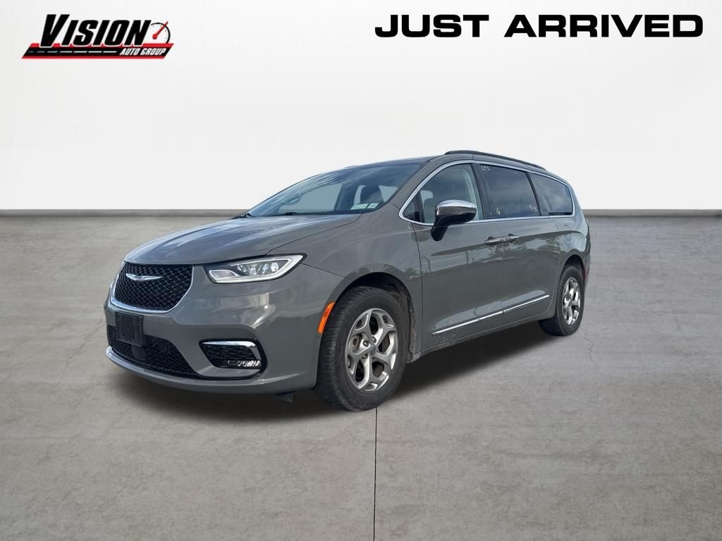 2023 Chrysler Pacifica Limited AWD's photo