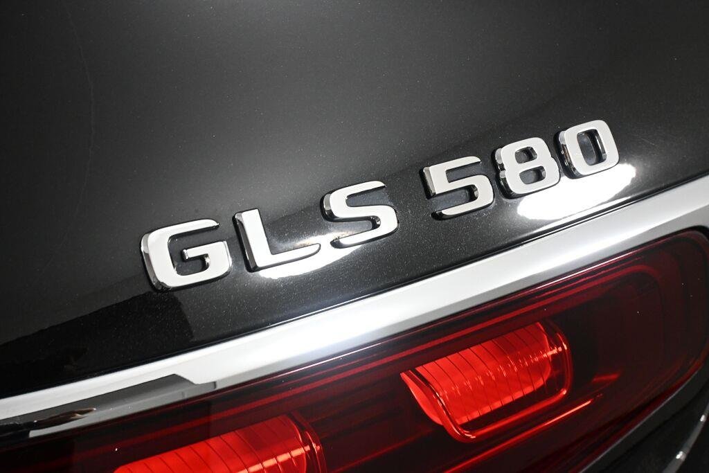 Certified Used 2025 Obsidian Black Metallic Mercedes-Benz GLS 580 image 28