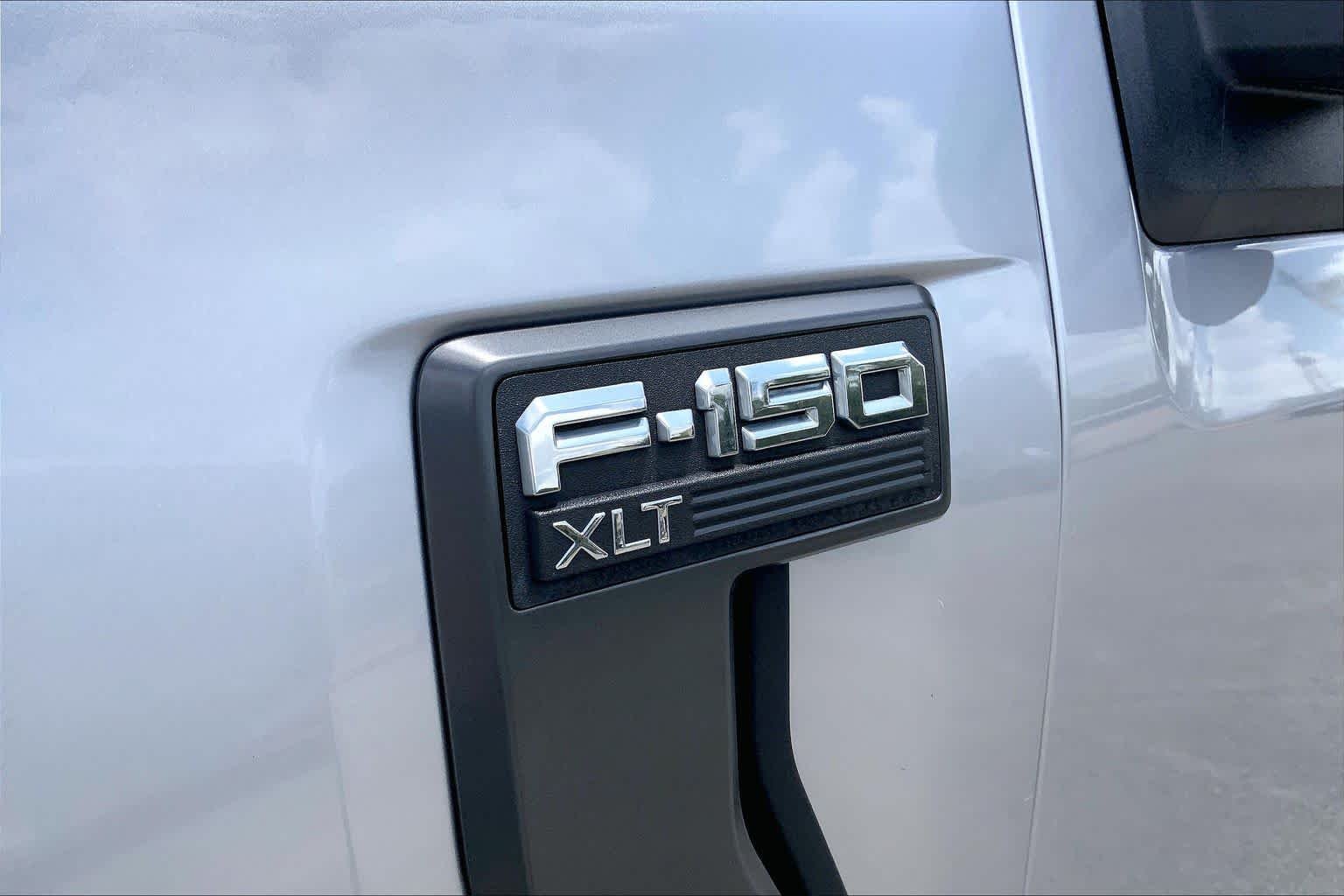 Used 2023 Iconic Silver Ford XLT image 31