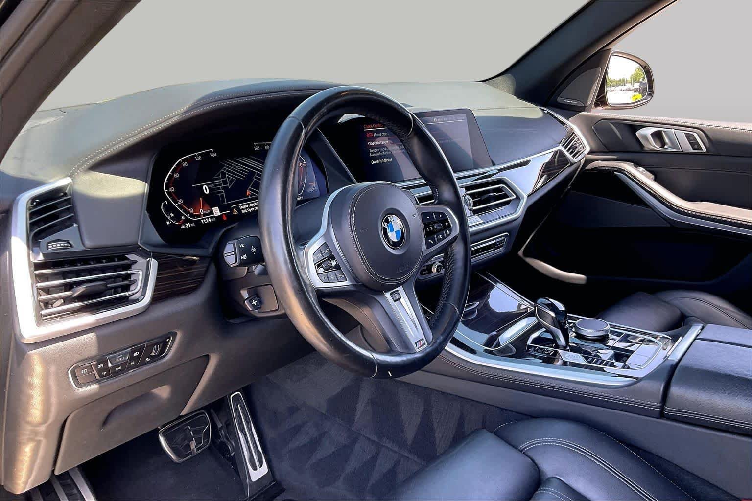Used 2021 Black Sapphire Metallic BMW sDrive40i image 16