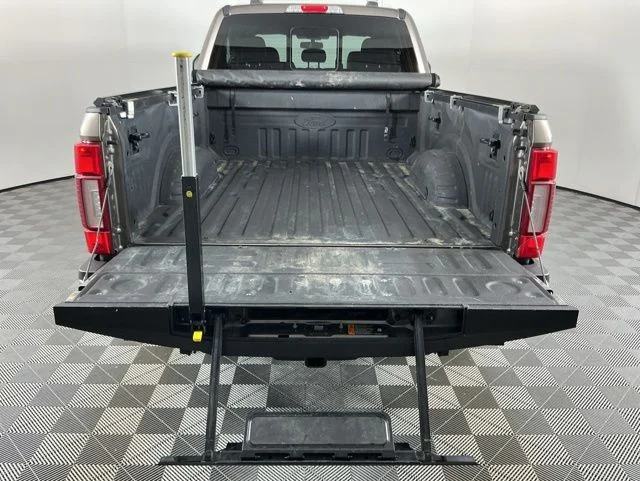 Used 2020 Gray Ford Lariat image 8