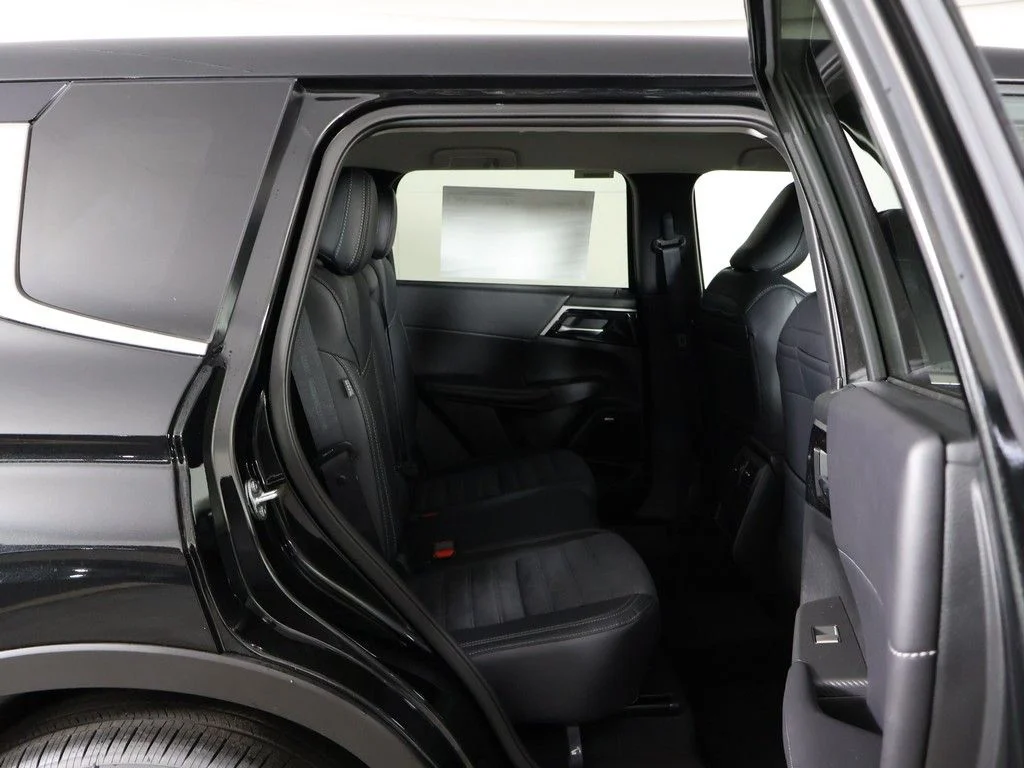 New 2026 Black Mitsubishi SE image 32