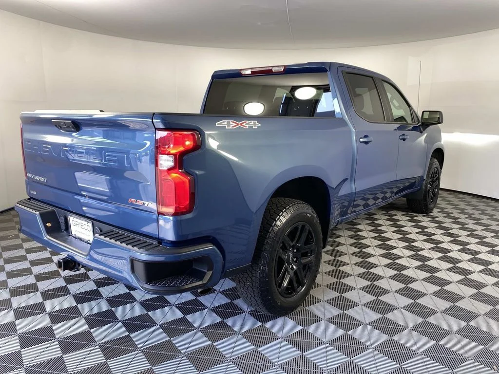 Used 2024 Blue Chevrolet RST image 9