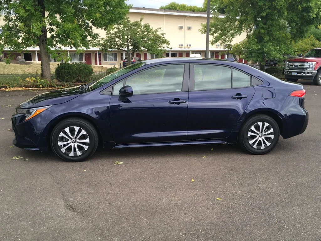 Used 2022 Blue Toyota LE image 3
