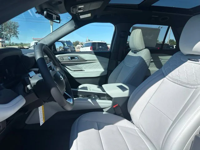 New 2027 Avalanche Gray Ford Platinum™ image 33