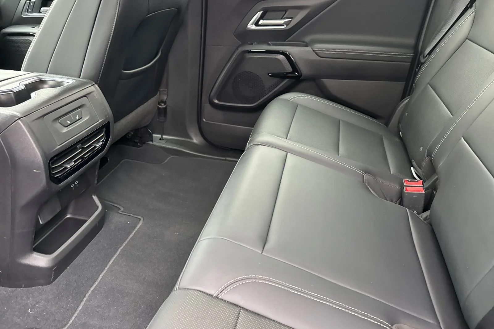 2025 Chevrolet Silverado EV LT - Photo 12