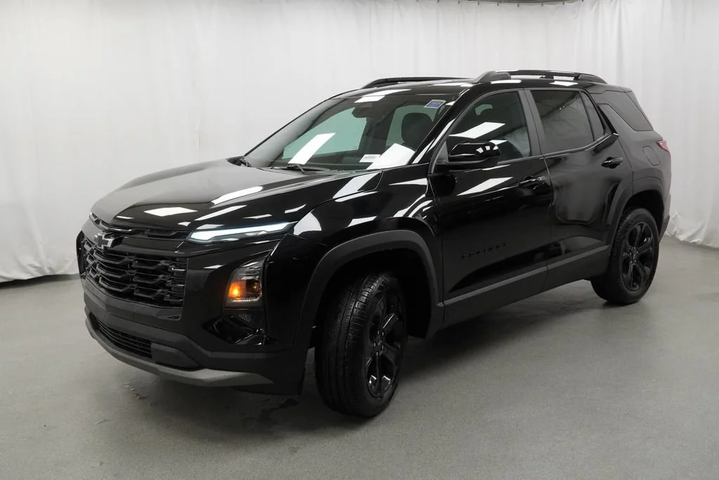 New 2027 Mosaic Black Metallic Chevrolet LT image 4