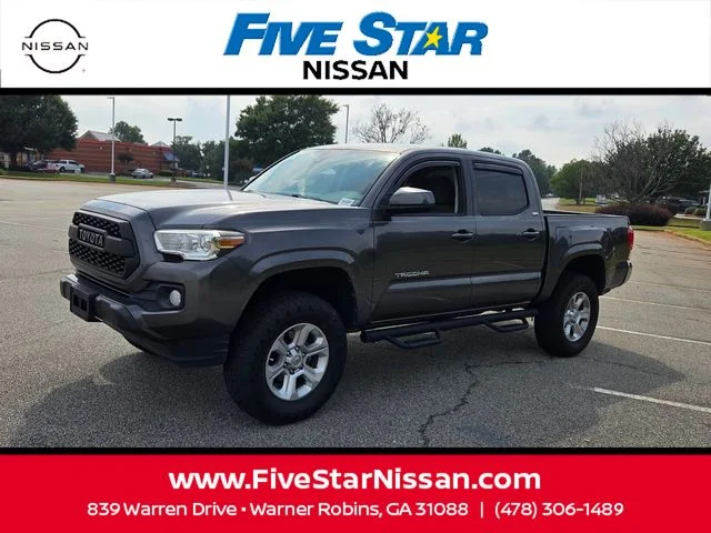 Used 2020 Gray Toyota SR5 image 3