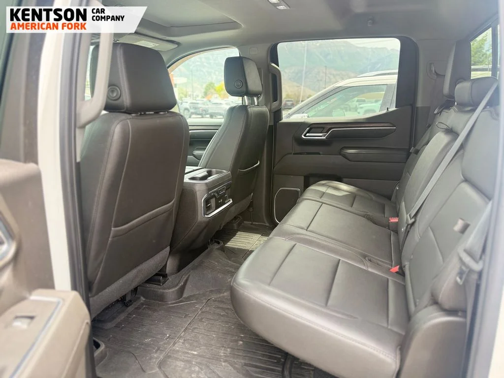 Used 2022 White GMC SLT image 5