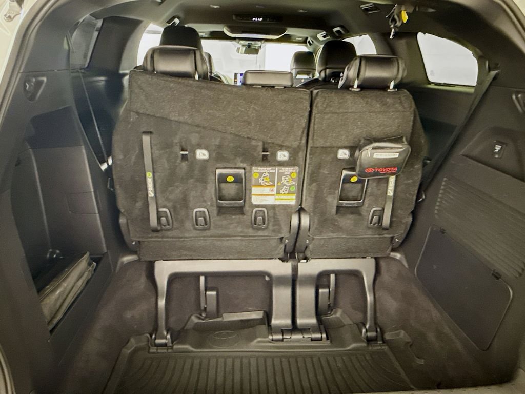 Used 2025 Wind Chill Pearl Toyota Platinum image 28