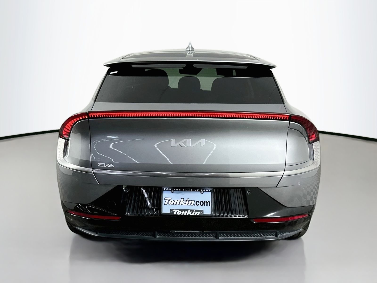 Used 2022 Steel Gray Kia Wind image 6