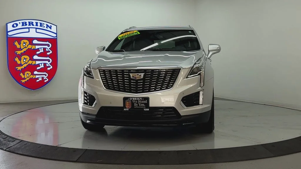 Used 2020 Radiant Silver Metallic Cadillac Luxury image 9