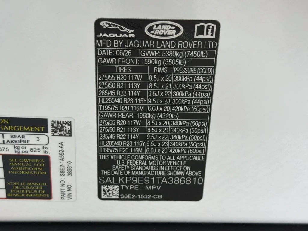 New 2026 Fuji White Land Rover SE image 34