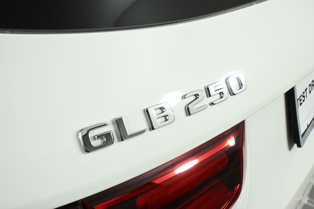 Used 2026 White Mercedes-Benz GLB 250 image 28