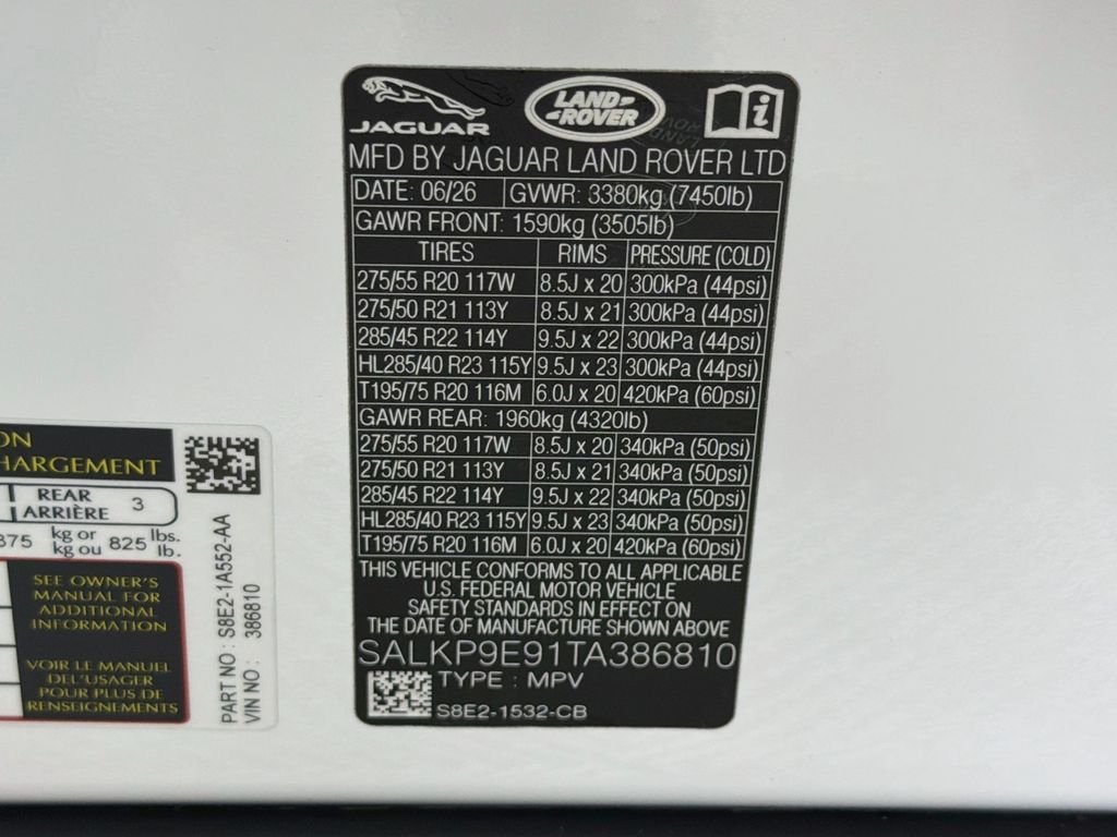 New 2026 Fuji White Land Rover SE image 34