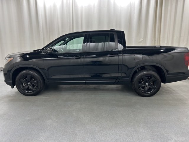 2023 Honda Ridgeline Black Edition photo 3